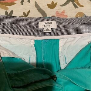 Women’s shorts size 6 (2 pair)